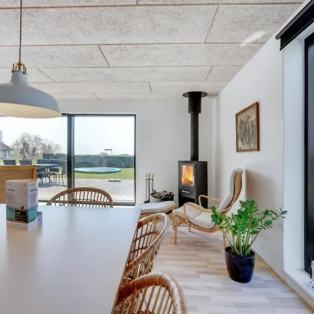 Holiday home Emin - 100m From The Sea In Funen By Interhome *