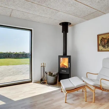 Holiday home Emin - 100m From The Sea In Funen By Interhome